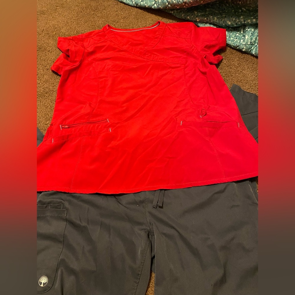 Women’s scrub set